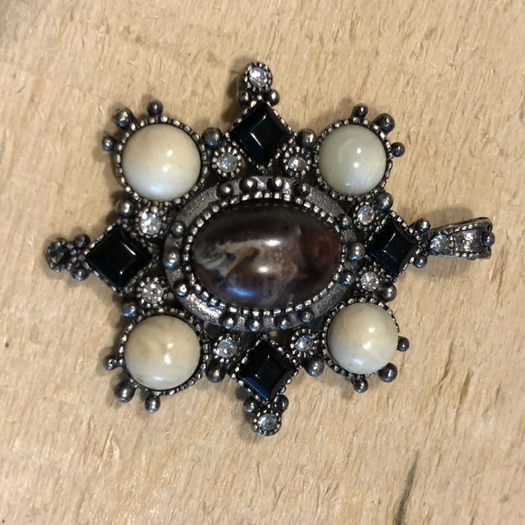 Jewelry - Vintage pendant for necklace